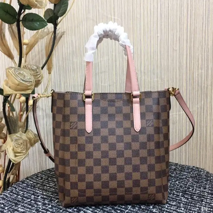 20DJ570047 LV Bags 0807